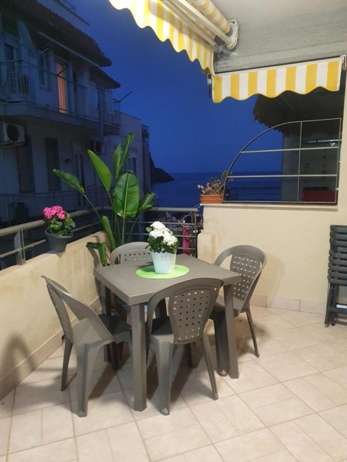 Casa Vacanze Aci Trezza In Front Of The Sea Ачі-Кастелло Екстер'єр фото